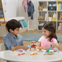 Hasbro Play-Doh Zubař Drill 'n Fill 8kelímků 454g.