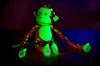 Opice svítící ve tmě růžovo-zelená 45 cm