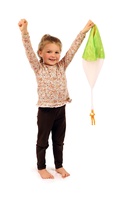 Parašutista figurka s padákem létající svítící látka/plast 12cm na baterie 2 barvy na kartě