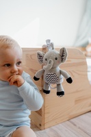 Slon babyted natahovací hrací strojek plyš 30cm závěs na postýlku/kočárek na kartě v sáčku 0m+