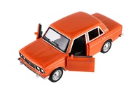 Auto retro plast 18cm se světlem a zvukem na setrvačník různé druhy