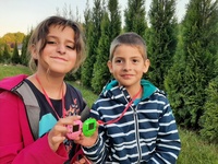 Zvířátko elektronické se zvukem přívěsek se šňůrkou plast