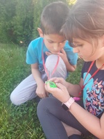 Zvířátko elektronické se zvukem přívěsek se šňůrkou plast