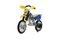 Motorka prstová s doplňky kov/plast 12cm 2 barvy na kartě