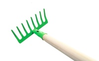 Hrábě zelené s násadou kov/dřevo 80cm nářadí