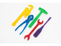 Plastové nářadí ve skříňce