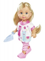 Panenka Evička pracuje doma