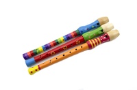 Flétna malovaná dřevo 33cm různé barvy